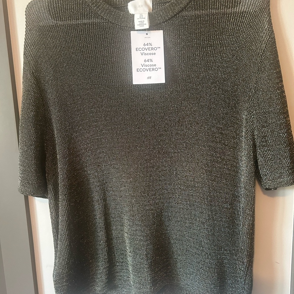 H&M Shimmering Silver Knit 3/4 Sleeve Top Size Large NWT Metallic